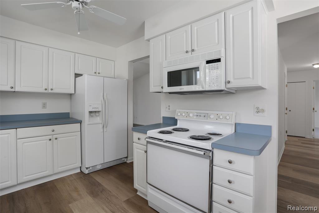 9735 Hawthorne Glen Drive, Grosse Ile, MI 48138 — Photo 11