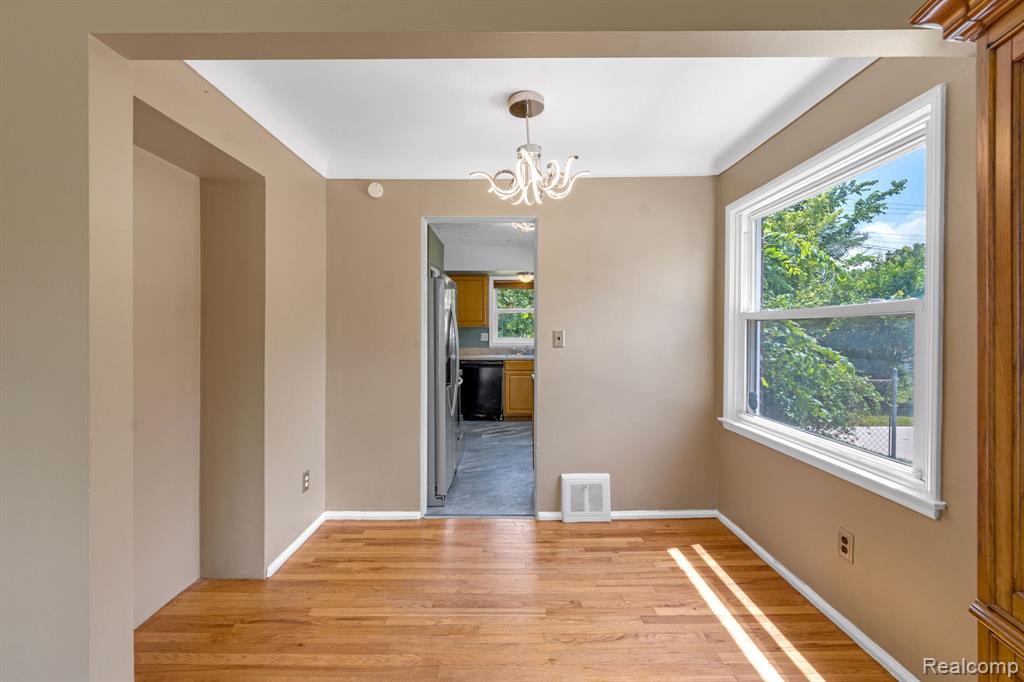 7641 Pelham Road, Allen Park, MI 48101 — Photo 9