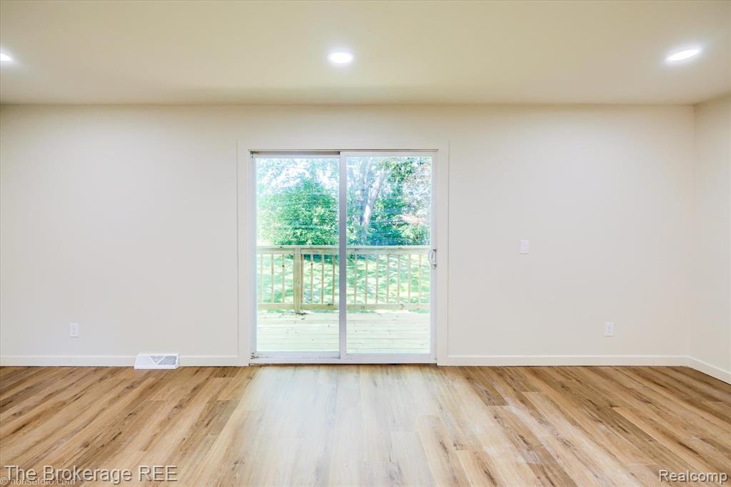 1401 Hillside Drive, Flint, MI 48532 — Photo 12