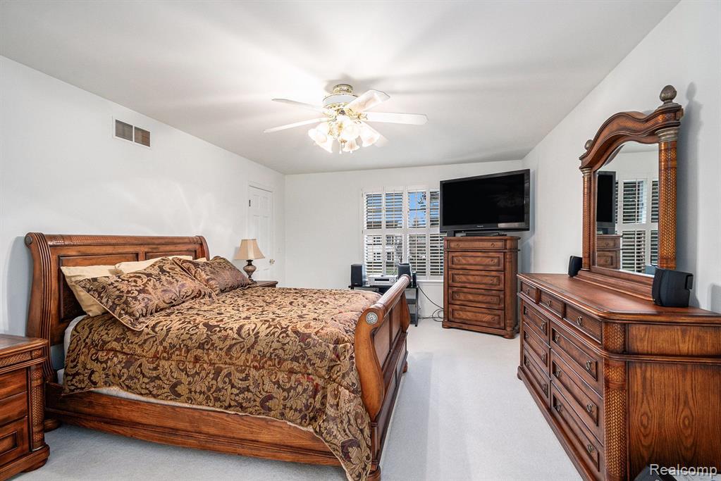 4600 WHITE TRILLIUM Drive S, Saginaw, MI 48603 — Photo 19