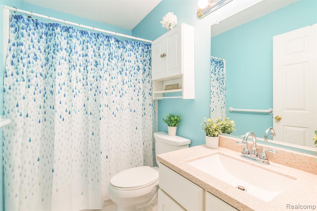 9556 WHEATGRASS Lane, Belleville, MI 48111 — Photo 16