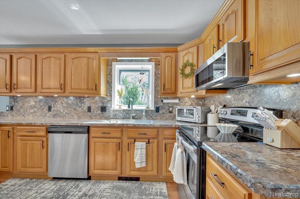 3853 N MILL Road, Dryden, MI 48428 — Photo 5