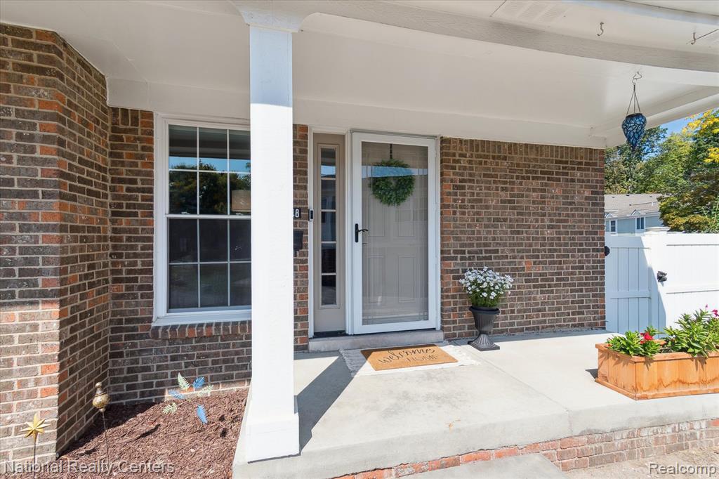 21348 E Glen Haven Circle, Novi, MI 48167 — Photo 4