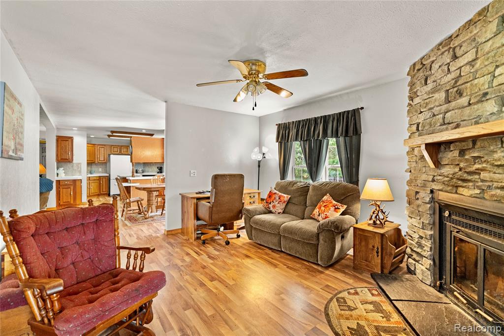 5206 Lippincott Boulevard, Burton, MI 48519 — Photo 9