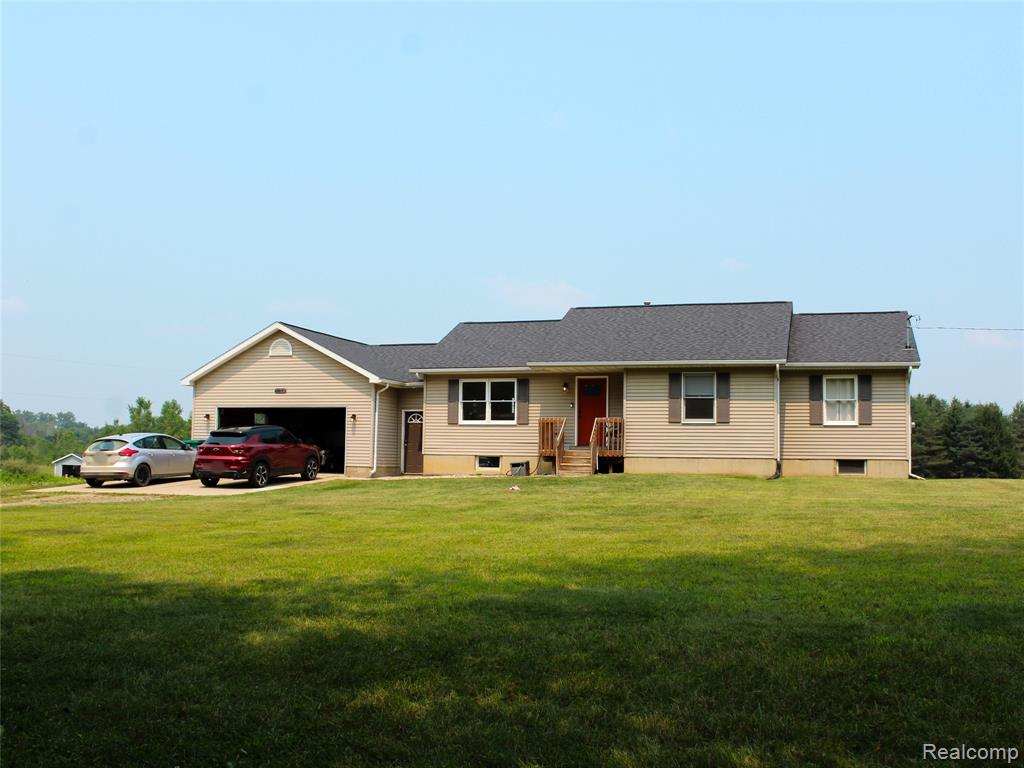 1583 E Lansing Road, Morrice, MI 48857 — Photo 2