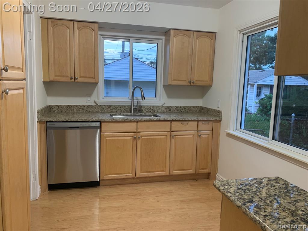 16735 Lincoln Avenue, Eastpointe, MI 48021 — Photo 6