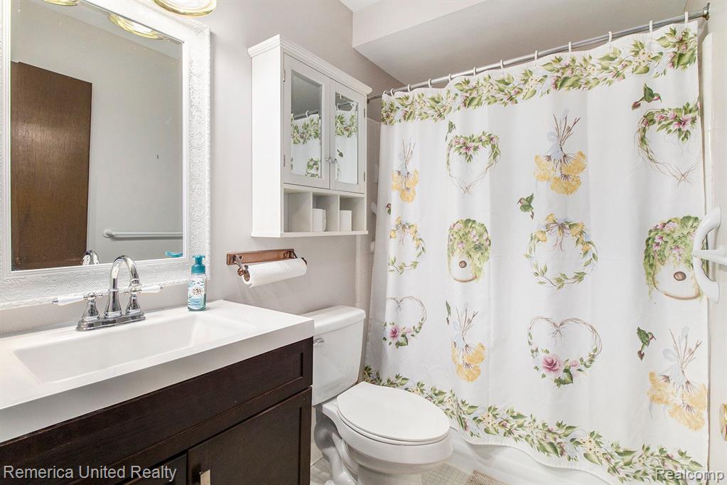 61207 Heritage Boulevard, 2, South Lyon, MI 48178 — Photo 10