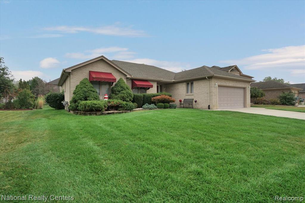 45866 Glen Court, Macomb, MI 48044 — Photo 4