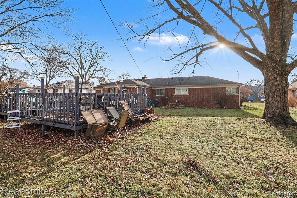 19115 Old Homestead Drive, Harper Woods, MI 48225 — Photo 27