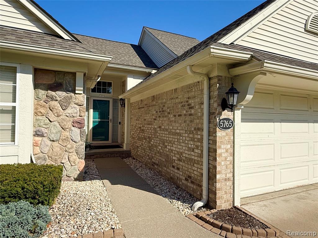 5765 Woodview Drive, Sterling Heights, MI 48314 — Photo 3