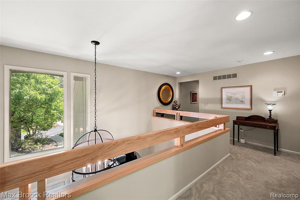 4872 Cliffside Drive, West Bloomfield, MI 48323 — Photo 16