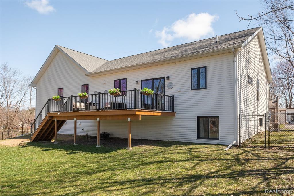 619 N WATKINS, Perry, MI 48872 — Photo 4
