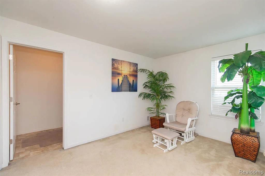 51123 Brompton, Novi, MI — Photo 15