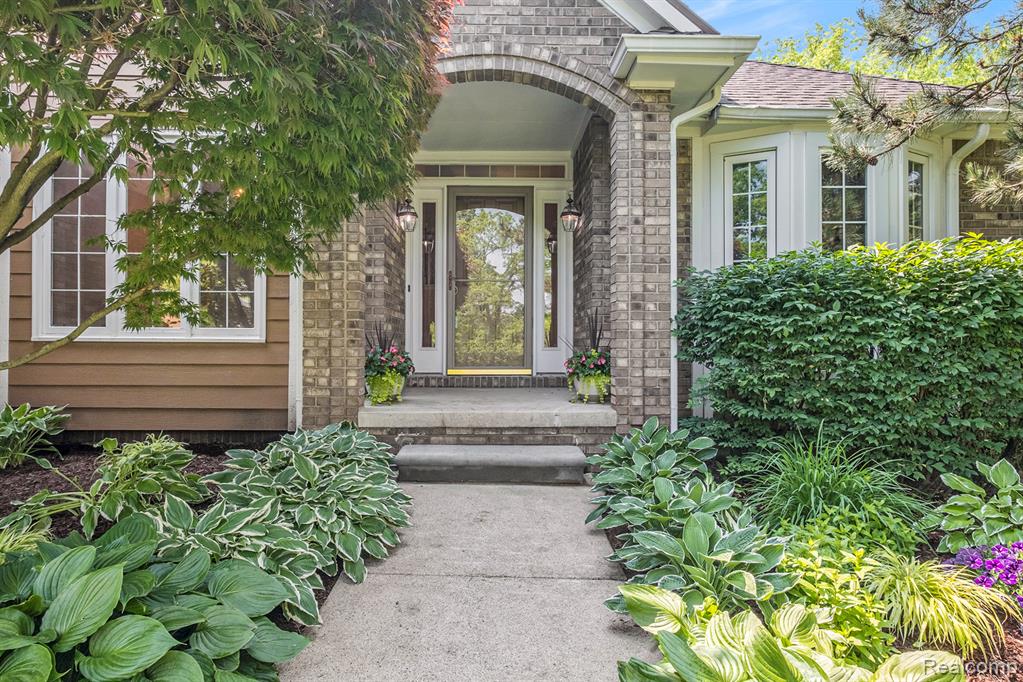 4118 Pinehurst Drive, Howell, MI 48843 — Photo 7