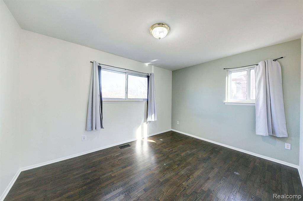 718 Easley Drive, Westland, MI 48186 — Photo 15