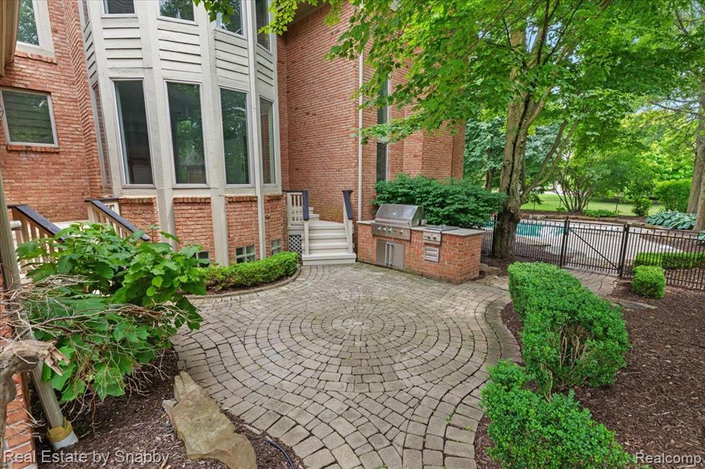 4096 Oak Tree Circle, Rochester, MI 48306 — Photo 7