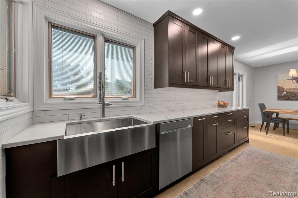 549 S Bywood Avenue, Clawson, MI — Photo 17