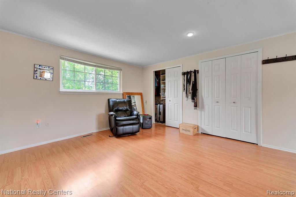 5450 Pocono Street, West Bloomfield, MI 48323 — Photo 37
