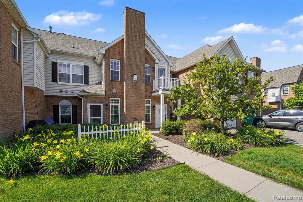 518 Olde English Circle, Howell, MI 48855 — Photo 2