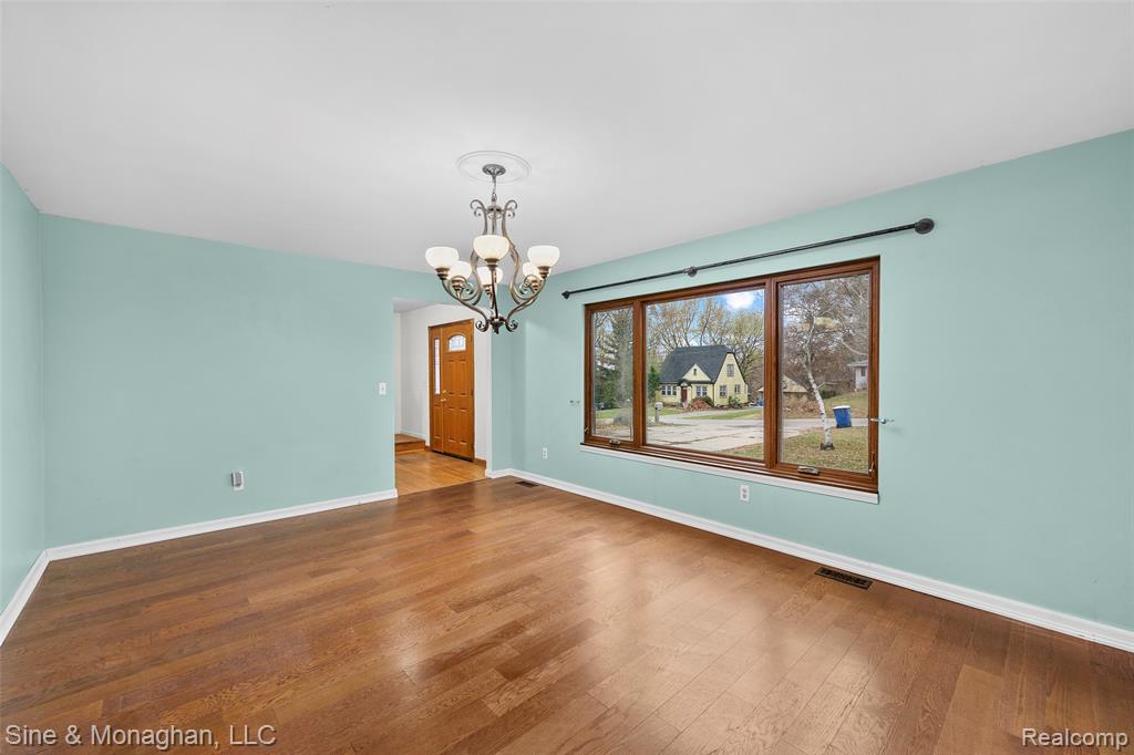 550 Hillcliff Drive, Waterford, MI 48328 — Photo 7