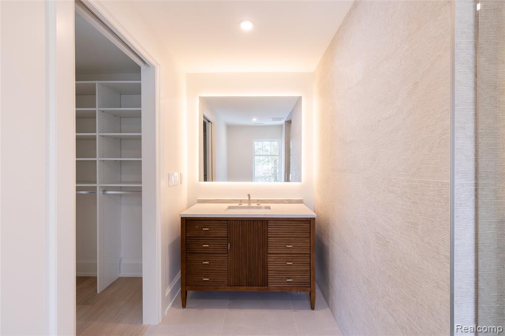 3431 Crooks Road, Troy, MI, 48084