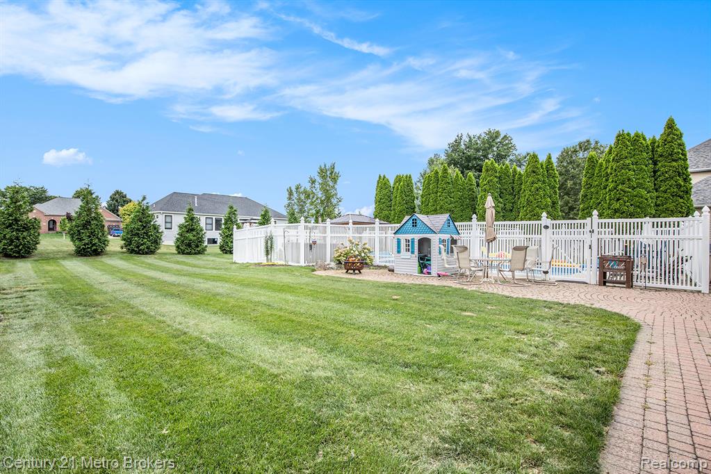 9024 Woodridge Drive, Davison, MI 48423 — Photo 33