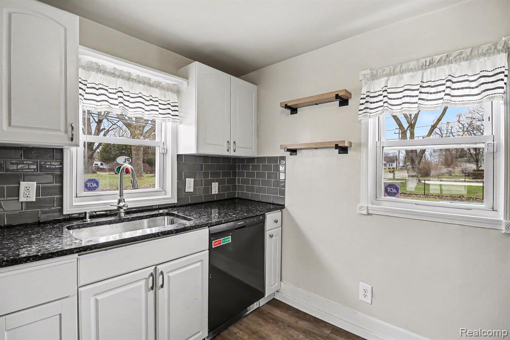 5825 N Newburgh Road, Westland, MI — Photo 11