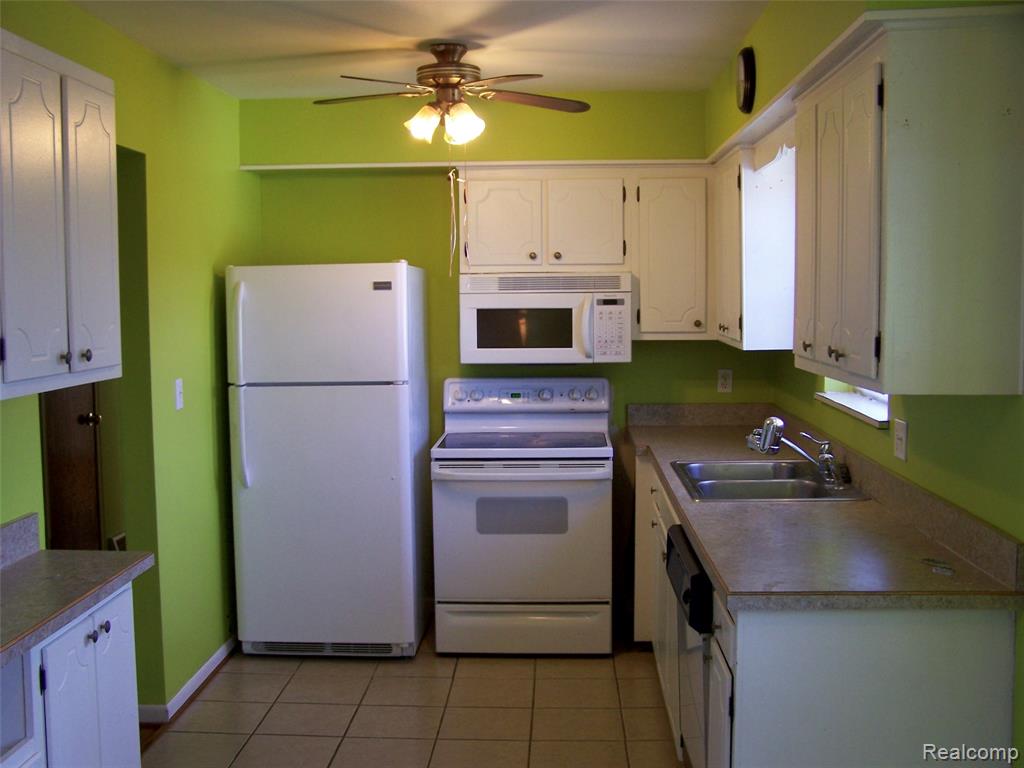 4923 ALPHA Way, Flint, MI 48506 — Photo 6