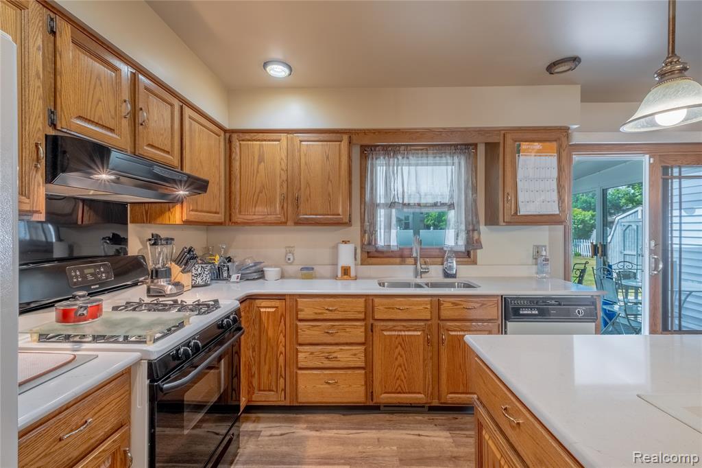 5005 Cedarbrook Drive, Saginaw, MI 48603 — Photo 10