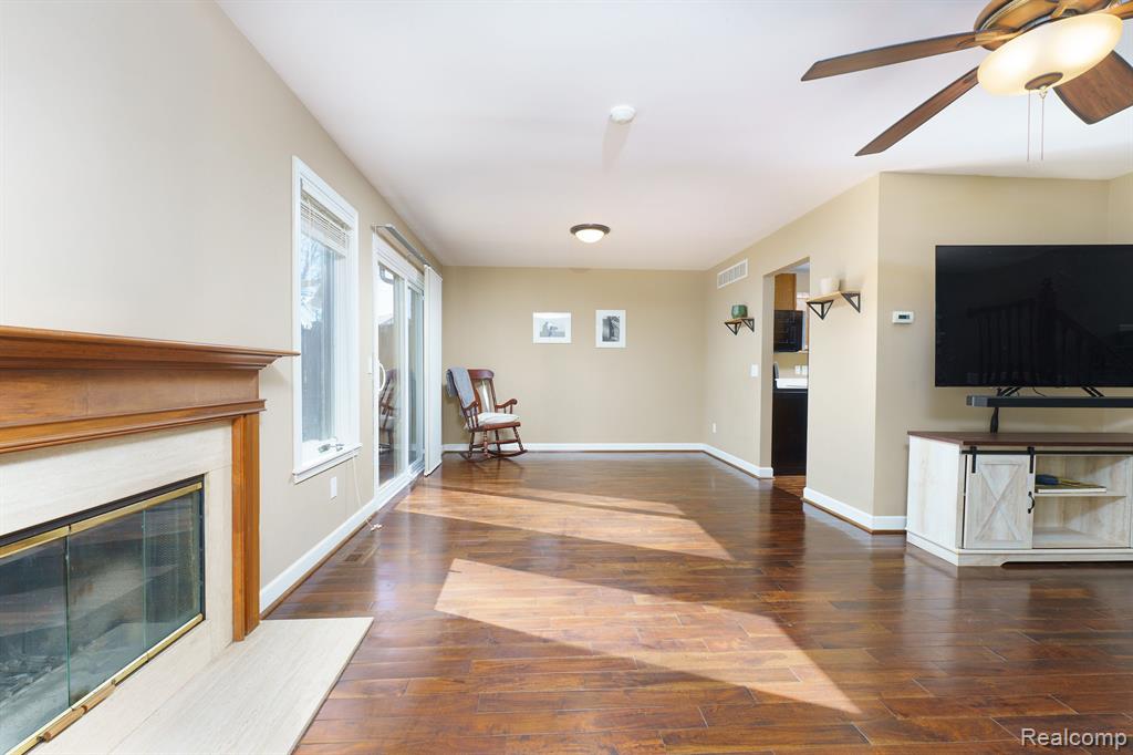 42033 SARATOGA Circle, Canton, MI 48187 — Photo 7