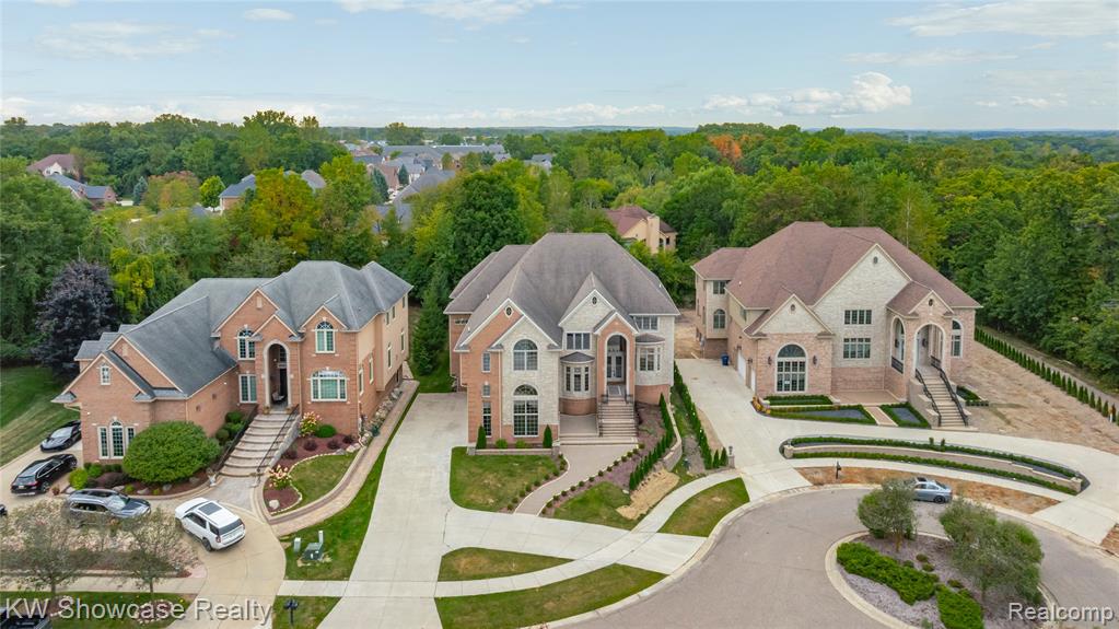 5512 Essex Court, West Bloomfield, MI — Photo 10