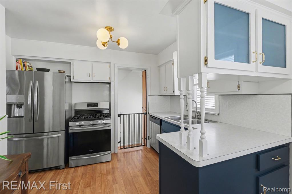 560 E Oakridge Street, Ferndale, MI 48220 — Photo 10