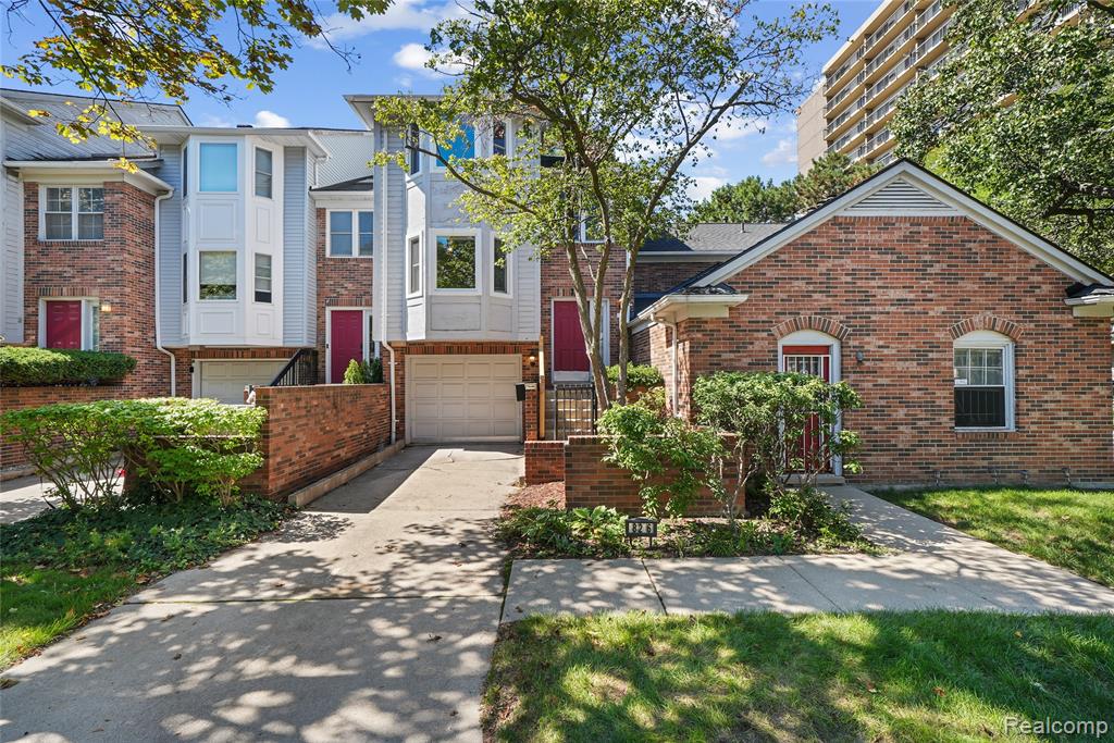 826 Seville Row, Detroit, MI 48202