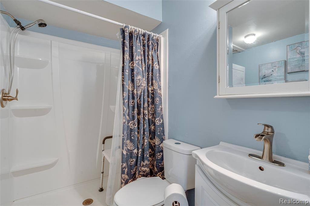 40815 Newport Drive, Plymouth, MI 48170 — Photo 16