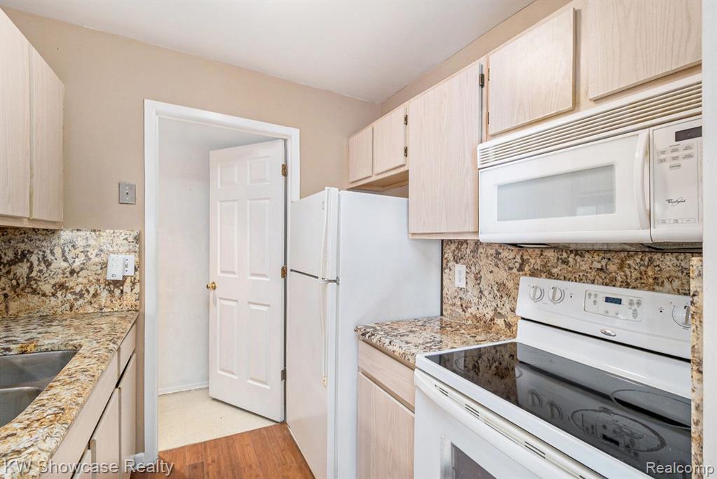 22123 ATLANTIC POINTE, Farmington Hills, MI 48336 — Photo 9