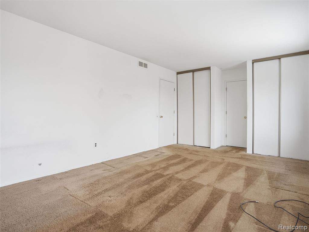 5585 Culpepper Drive, West Bloomfield, MI — Photo 21