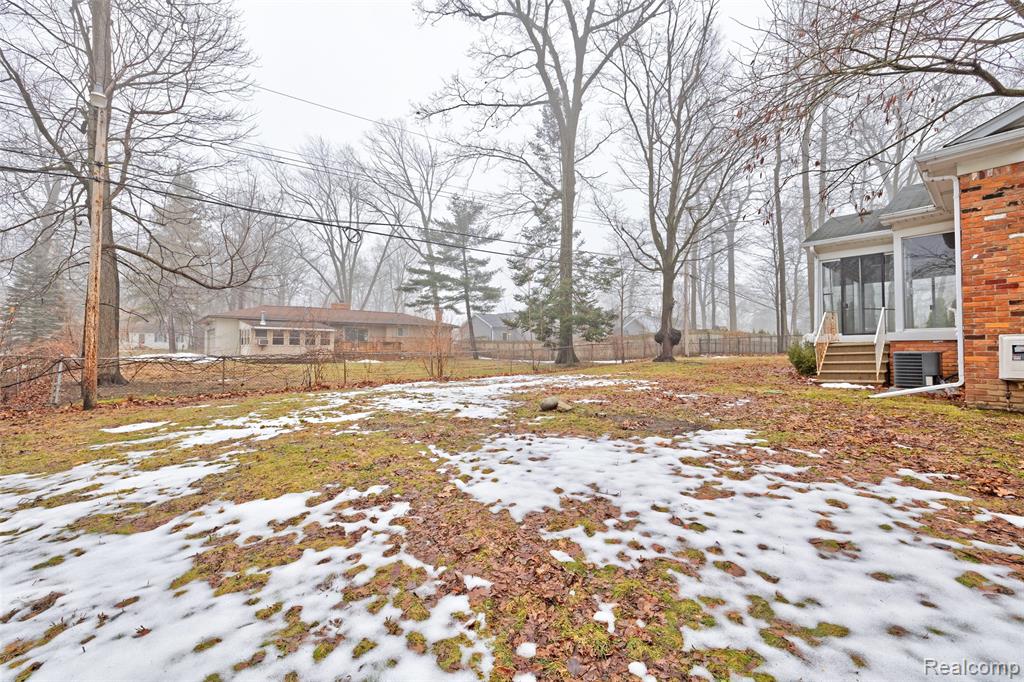 5936 Warbler Drive, Clarkston, MI — Photo 47