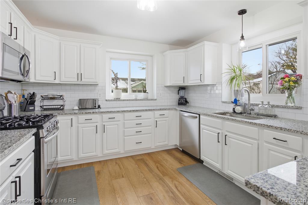 39663 Southpointe Avenue, Harrison Township, MI — Photo 5