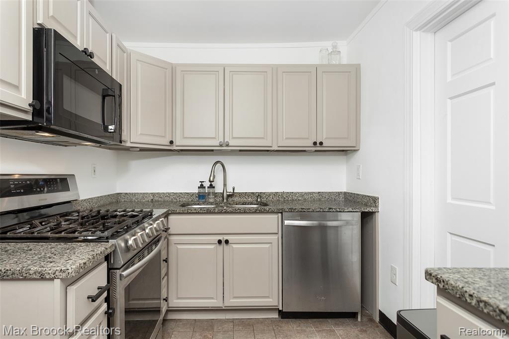 599 Virginia Street, Plymouth, MI 48170 — Photo 9