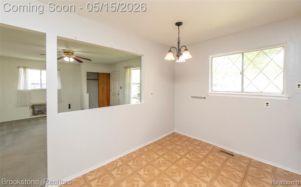 250 NOBLE, Milford, MI 48381 — Photo 14