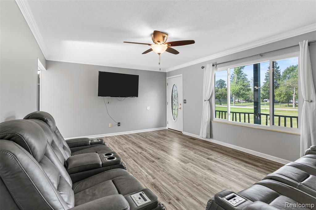 4303 Pratt Avenue, Grand Blanc, MI 48439 — Photo 7