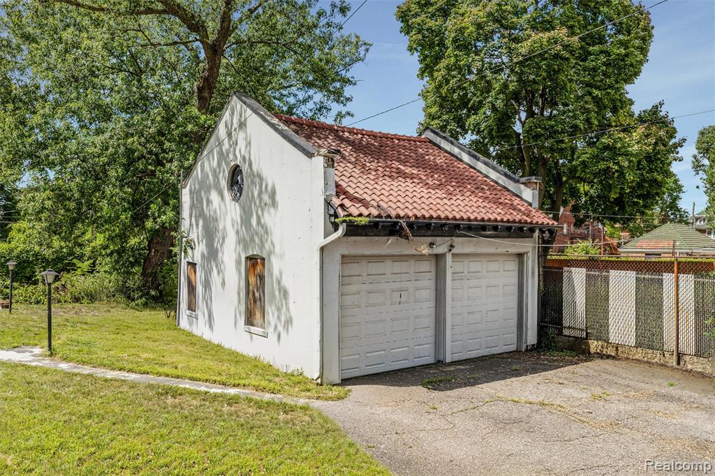 7435 La Salle Boulevard, Detroit, MI 48206 — Photo 36