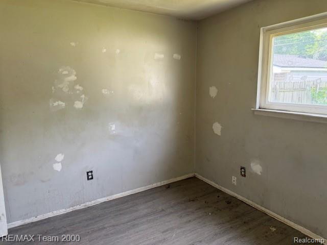 24114 Pennie Street, Dearborn Heights, MI 48125 — Photo 11