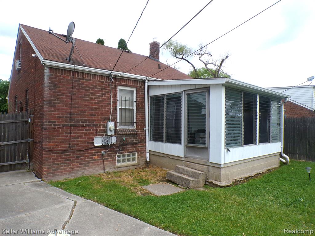 9546 WESTWOOD Street, Detroit, MI 48228 — Photo 7