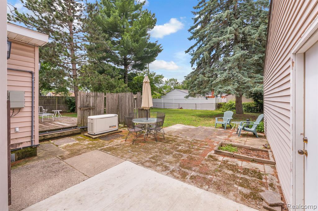 5693 Colonial Street, Dearborn Heights, MI 48127 — Photo 32