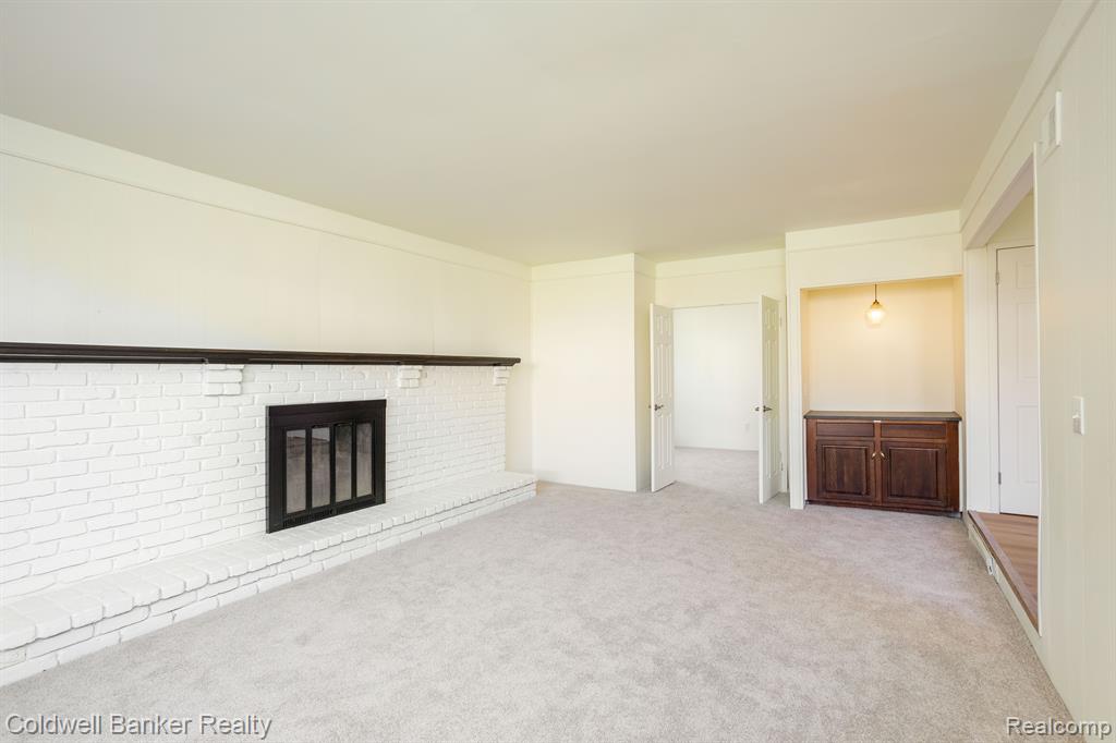 46038 SPINNING WHEEL Drive, Canton, MI 48187 — Photo 16