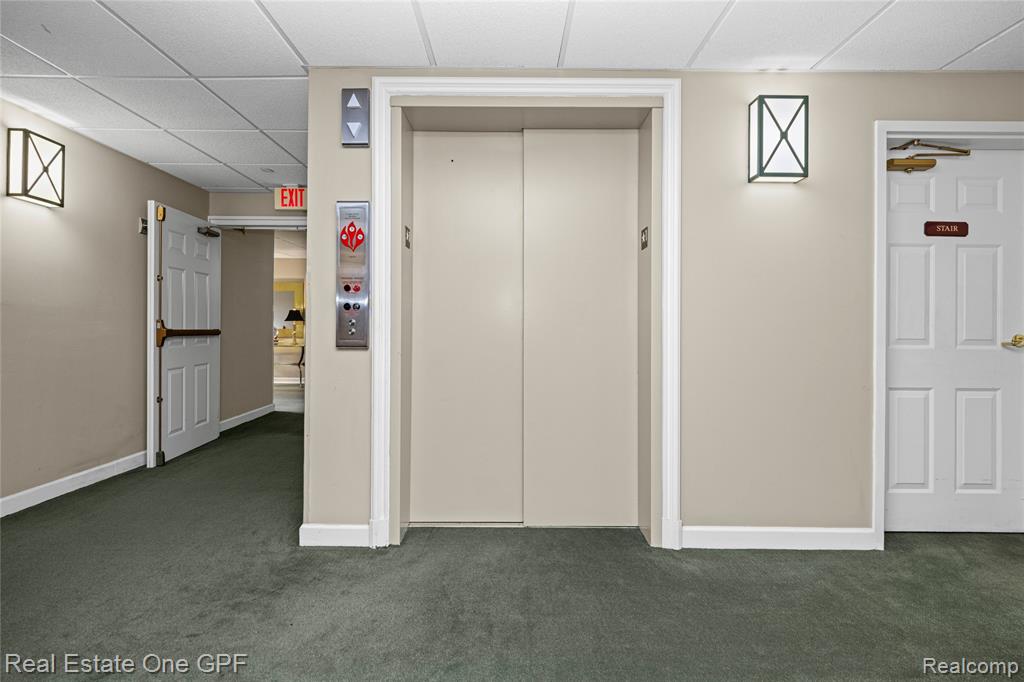 12 Pointe Park Place, Grosse Pointe Park, MI 48230 — Photo 26