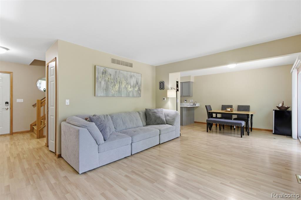 6790 Edwood Avenue, West Bloomfield, MI 48324 — Photo 8