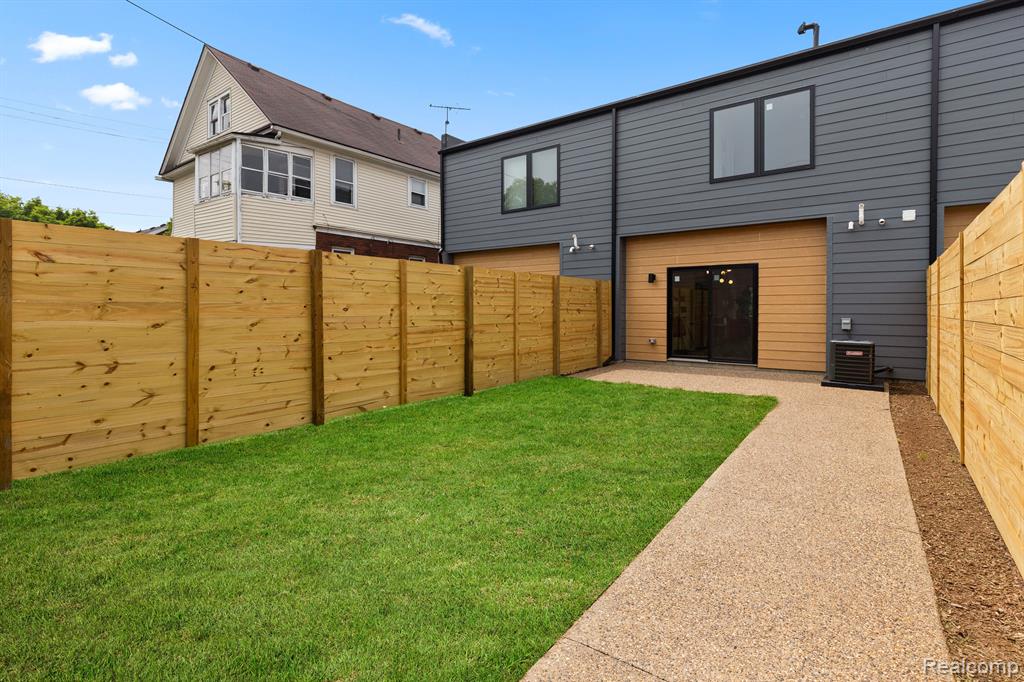 7542 Churchill Street, C21, Detroit, MI 48206 — Photo 16