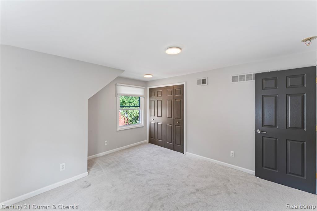 505 Hollywood Avenue, Grosse Pointe Woods, MI 48236 — Photo 26